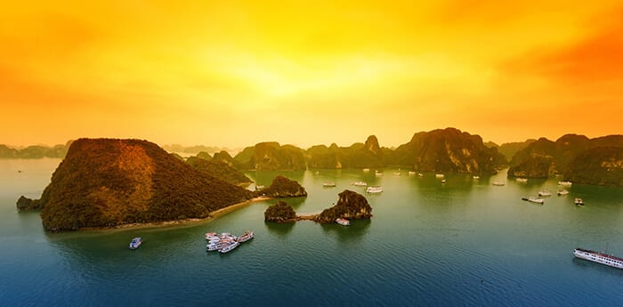 vietnam-halong-bay-beautiful-sunset-landscape