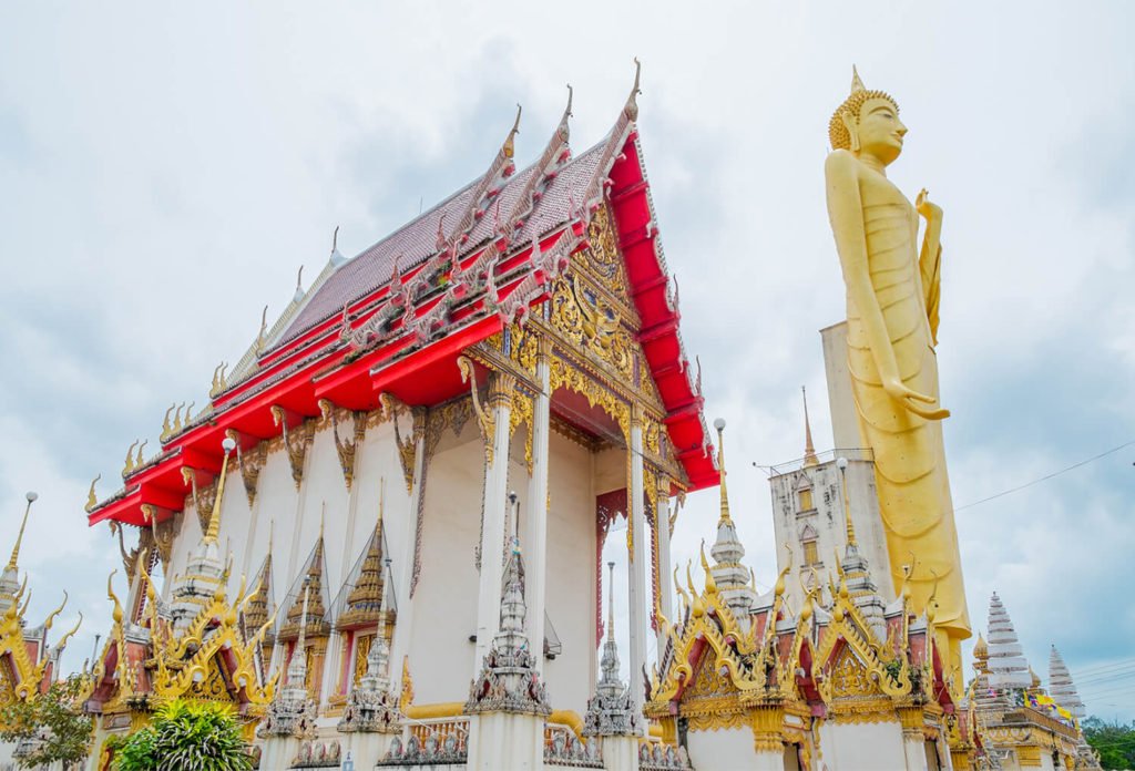 the-giant-golden-buddha-buddhism-roi-et-thailand-43212365