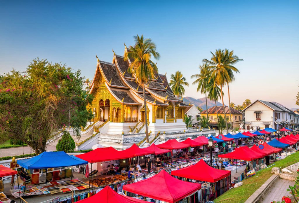 the-night-market-in-luang-prabang-laos-86775642