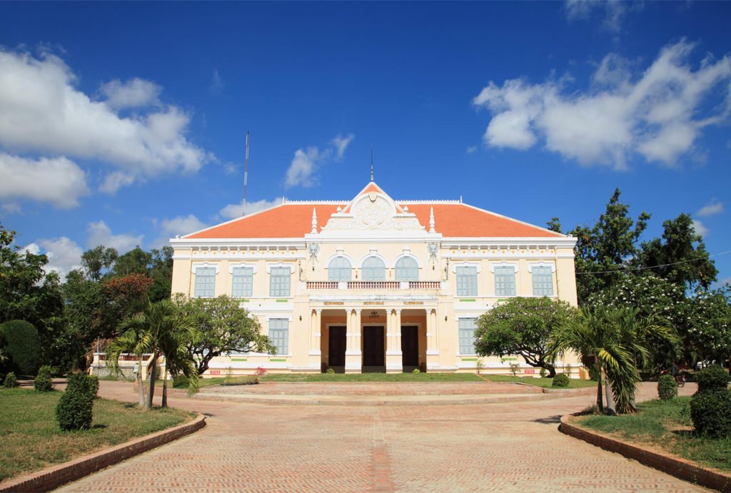 the-provincial-hall-in-battambang-city-cambodia-41890352
